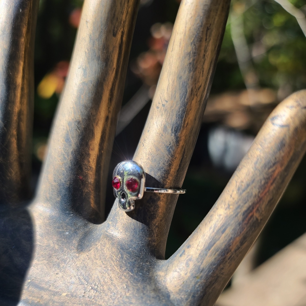 Sterling ruby skull ring sz5.5 - Picture 7 of 8